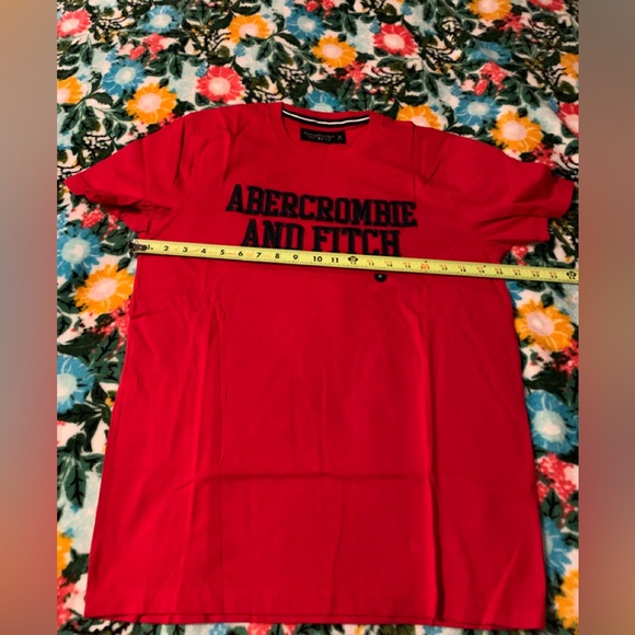Vintage Abercrombie & Fitch Super Soft Red LogoTee - Picture 9 of 10